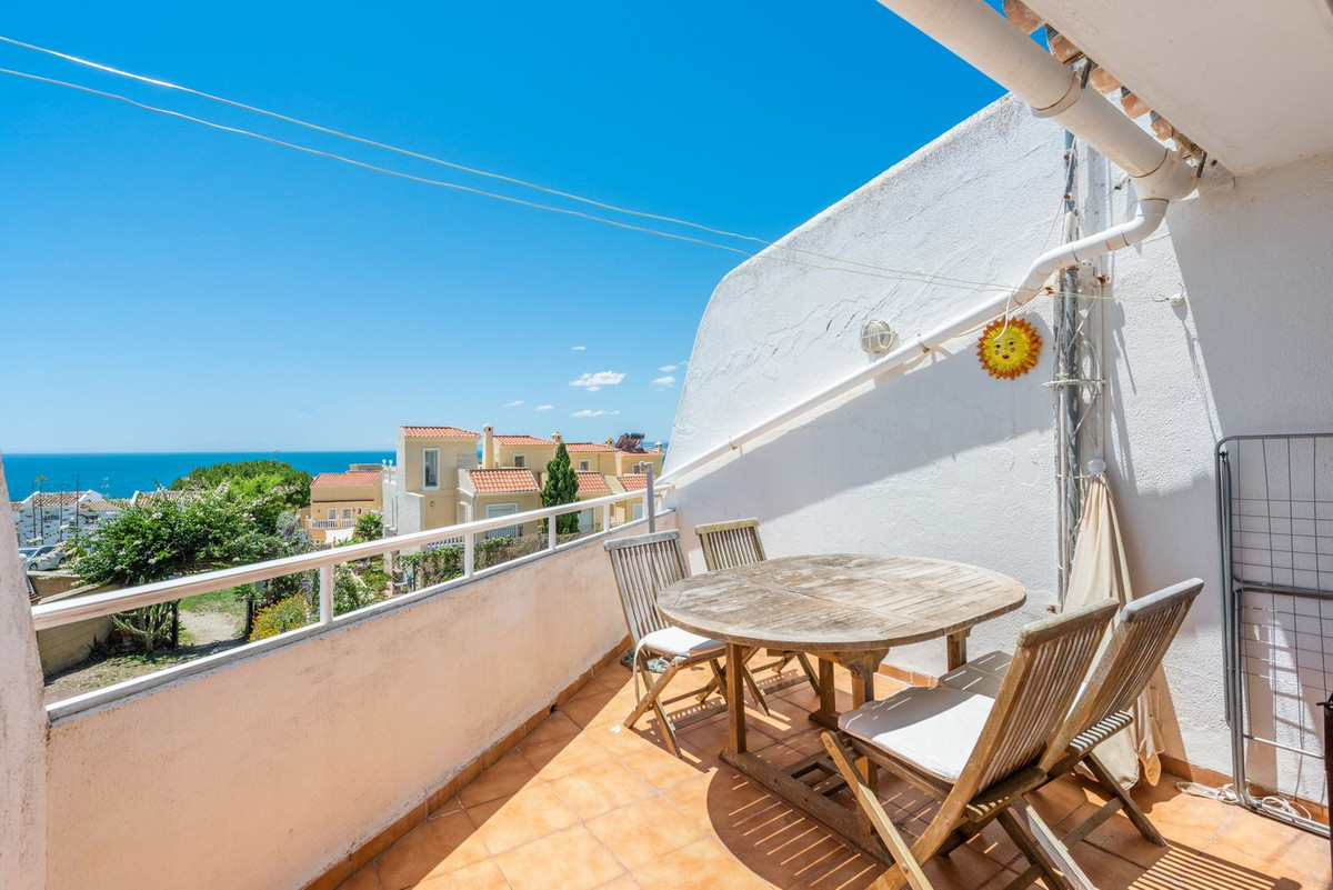 https://cdn.resales-online.com/public/xvbq82z8it/properties/eb365a950cf211eeb6600217bc231ef4/w1200/1-7980e48d732b6fc85c14b43b94d2aa54.jpg?v=1686999206