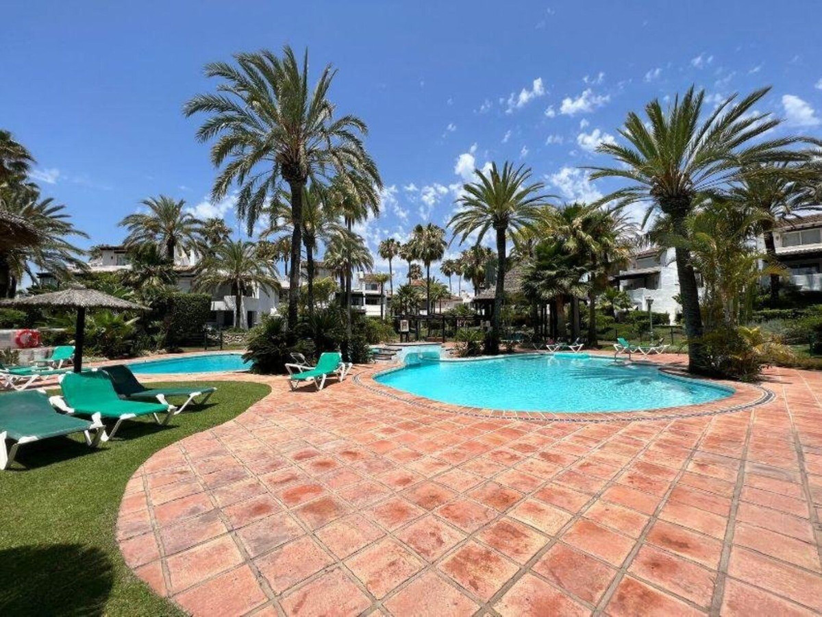 https://cdn.resales-online.com/public/6pcoehzhpl/properties/f20246720ece11eeb6600217bc231ef4/w1200/1-7980e48d732b6fc85c14b43b94d2aa54.jpg?v=1687436944