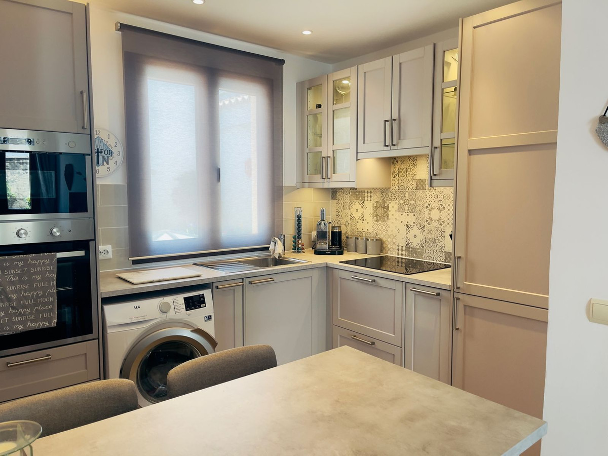 https://cdn.resales-online.com/public/sdgb87dcla/properties/150d3542199d11eea7b50217bc231ef4/w1200/1-7980e48d732b6fc85c14b43b94d2aa54.jpg?v=1688470587