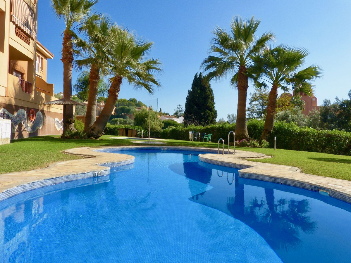 https://cdn.resales-online.com/public/r6fpf5cduc/properties/6ce886bf172911eea7b50217bc231ef4/w1200/1-7980e48d732b6fc85c14b43b94d2aa54.jpg?v=1688123779