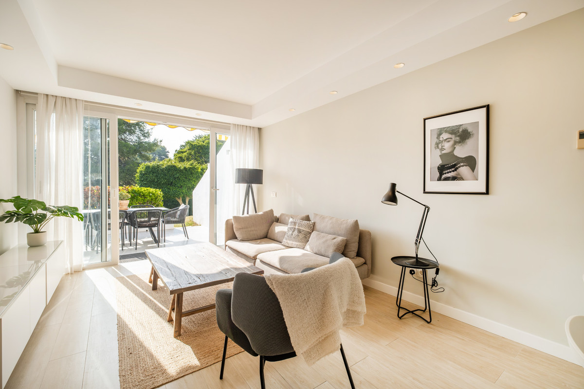 https://cdn.resales-online.com/public/xxgluerdu7/properties/d37396c31ef411eea7b50217bc231ef4/w1200/1-7980e48d732b6fc85c14b43b94d2aa54.jpg?v=1688978336