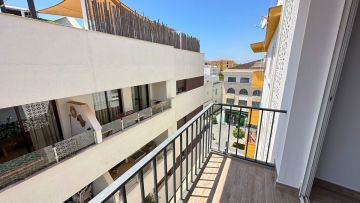 https://cdn.resales-online.com/public/vs9n5zw5gq/properties/da5d6b9c1d7211eea7b50217bc231ef4/w1200/1-7980e48d732b6fc85c14b43b94d2aa54.jpg?v=1688813663