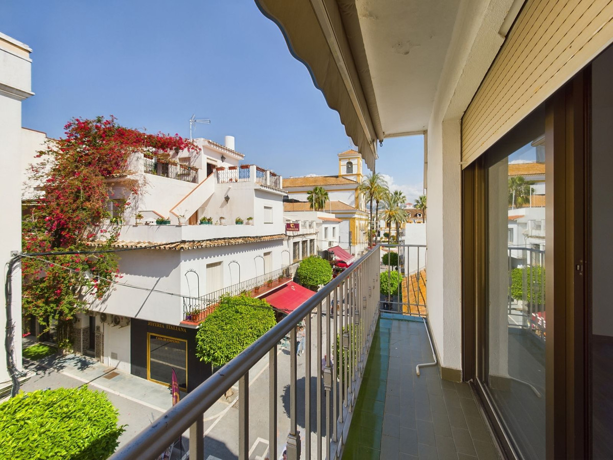 https://cdn.resales-online.com/public/jke8v5rm25/properties/0f92aa0e198211eea7b50217bc231ef4/w1200/1-7980e48d732b6fc85c14b43b94d2aa54.jpg?v=1688462988