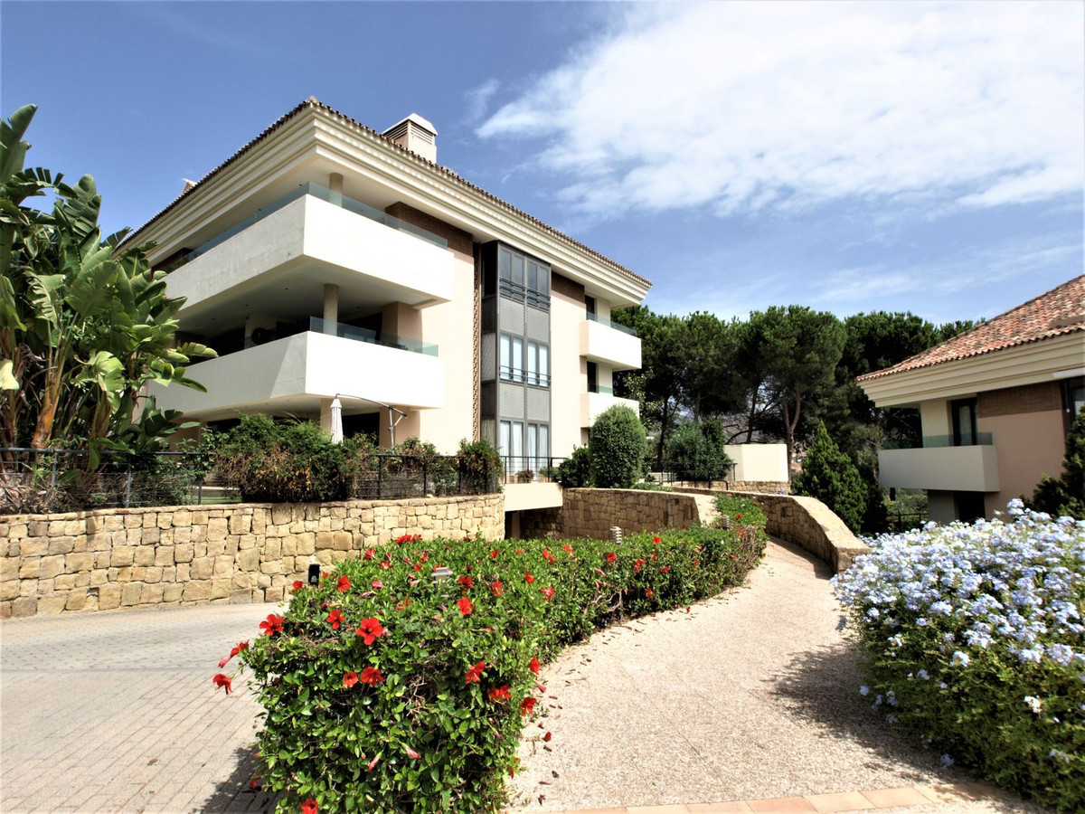 https://cdn.resales-online.com/public/41nkvvtlj3/properties/f4c4c24f971c11eda53f0217bc231ef4/w1200/1-7980e48d732b6fc85c14b43b94d2aa54.jpg?v=1674043546
