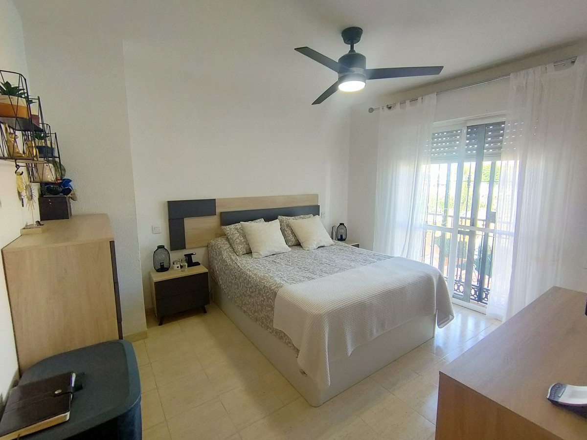 https://cdn.resales-online.com/public/dbr7nhfnz0/properties/7cbf467922f711eea7b50217bc231ef4/w1200/14-d70dc3102c00d7be0e872dfe1c1f86d7.jpg?v=1689420065