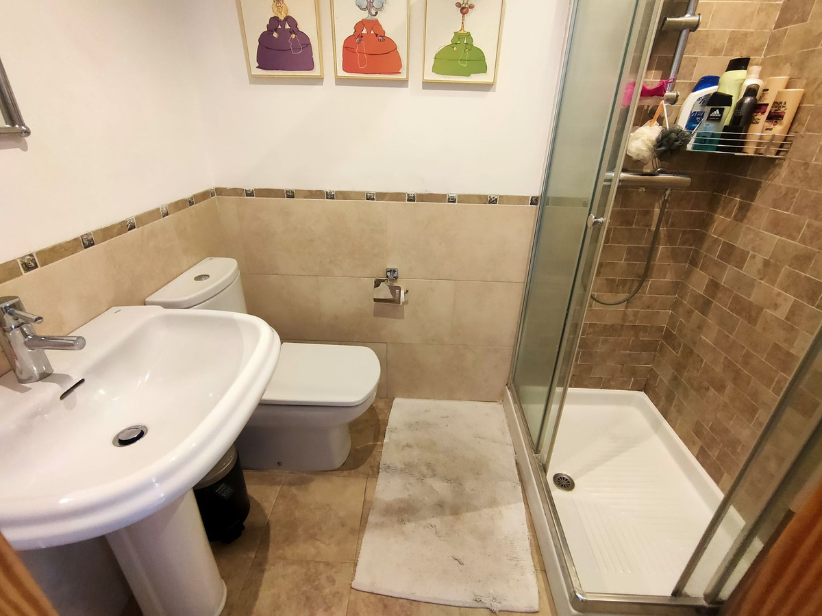 https://cdn.resales-online.com/public/dbr7nhfnz0/properties/7cbf467922f711eea7b50217bc231ef4/w1200/32-e7f90ea5feef5e01d64d74d6b6d8a834.jpg?v=1689420065