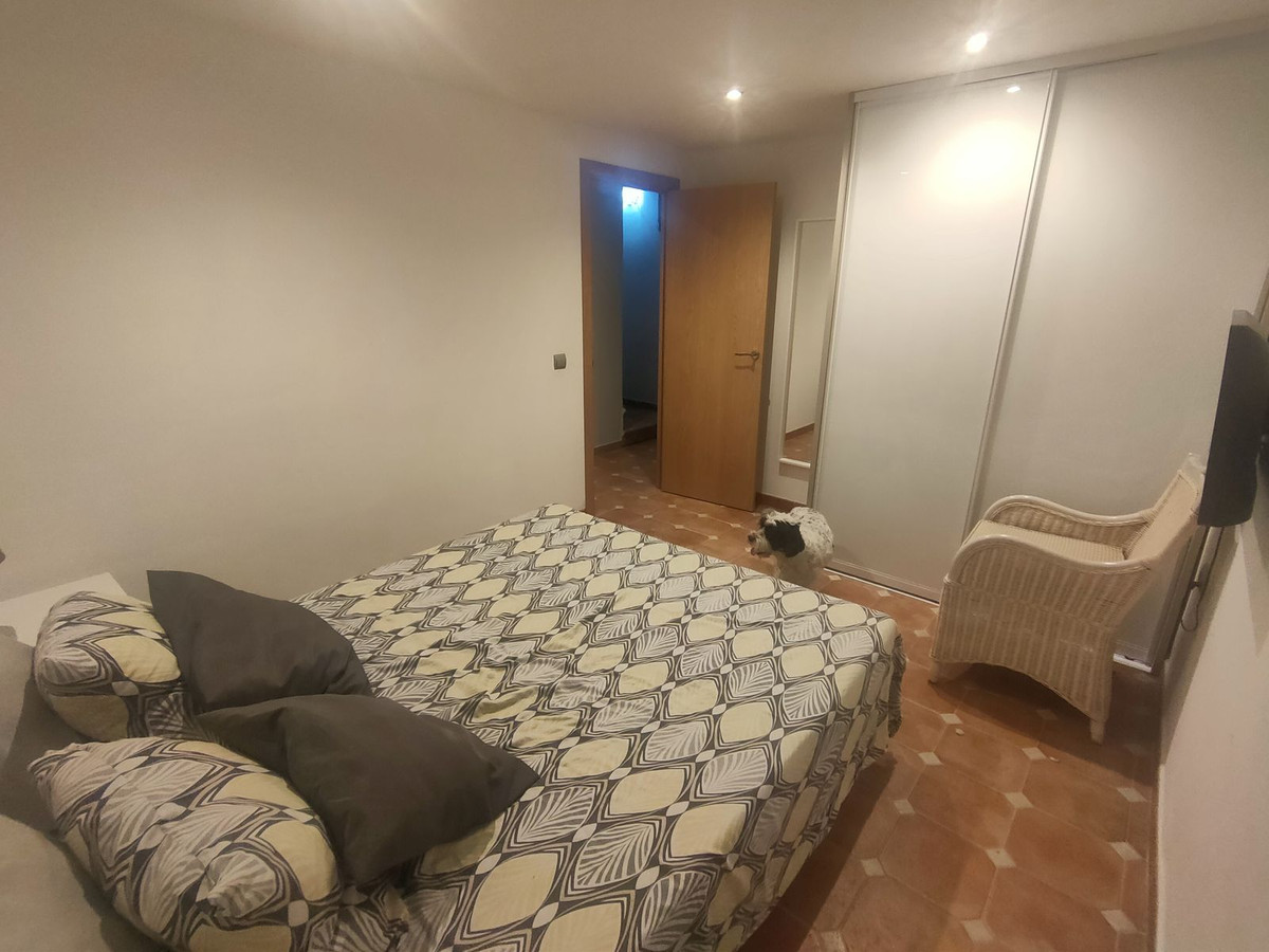 https://cdn.resales-online.com/public/dbr7nhfnz0/properties/7cbf467922f711eea7b50217bc231ef4/w1200/35-53608d01401493ba18e3704836160563.jpg?v=1689420065