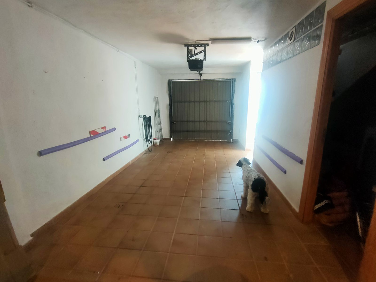 https://cdn.resales-online.com/public/dbr7nhfnz0/properties/7cbf467922f711eea7b50217bc231ef4/w1200/5-3595ad71cbd87be6c3643a4285ef4791.jpg?v=1689420065