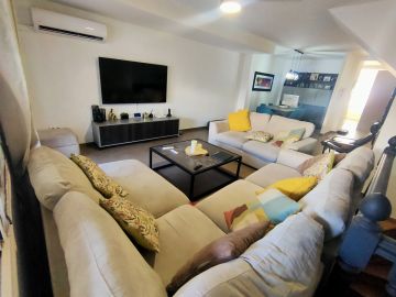 https://cdn.resales-online.com/public/dbr7nhfnz0/properties/7cbf467922f711eea7b50217bc231ef4/w1200/2-5bd7b9d04b45e33852eaf0ec6670150d.jpg?v=1689420065
