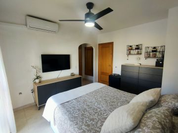 https://cdn.resales-online.com/public/dbr7nhfnz0/properties/7cbf467922f711eea7b50217bc231ef4/w1200/16-ec67b526875bf0124b6ce4328a754439.jpg?v=1689420065