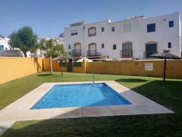 https://cdn.resales-online.com/public/dbr7nhfnz0/properties/7cbf467922f711eea7b50217bc231ef4/w1200/3-e898b2bb2a2fdfd06d2c39894dce8316.jpg?v=1689420065