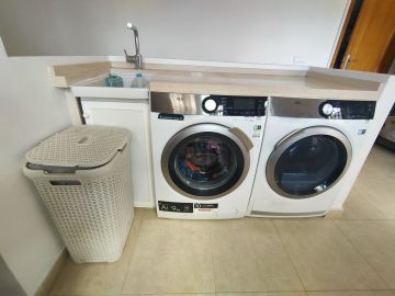https://cdn.resales-online.com/public/dbr7nhfnz0/properties/7cbf467922f711eea7b50217bc231ef4/w1200/33-f37a7fab00fce6ff6b895520b67d6d6d.jpg?v=1689420065