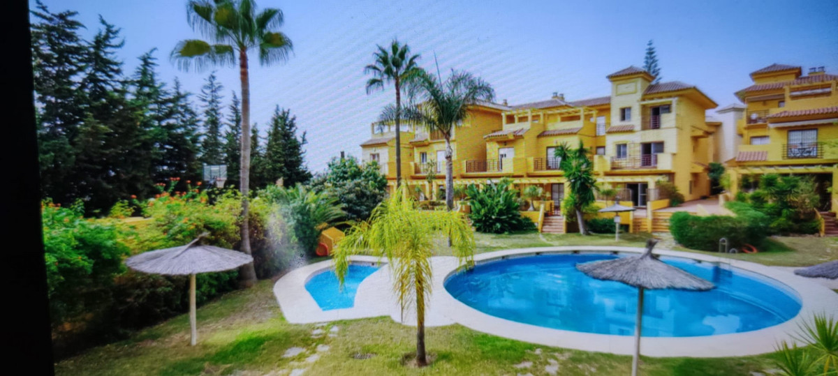 https://cdn.resales-online.com/public/1aj4phdcqs/properties/74e6bb6ff6d011edb6600217bc231ef4/w1200/1-7980e48d732b6fc85c14b43b94d2aa54.jpg?v=1684564669