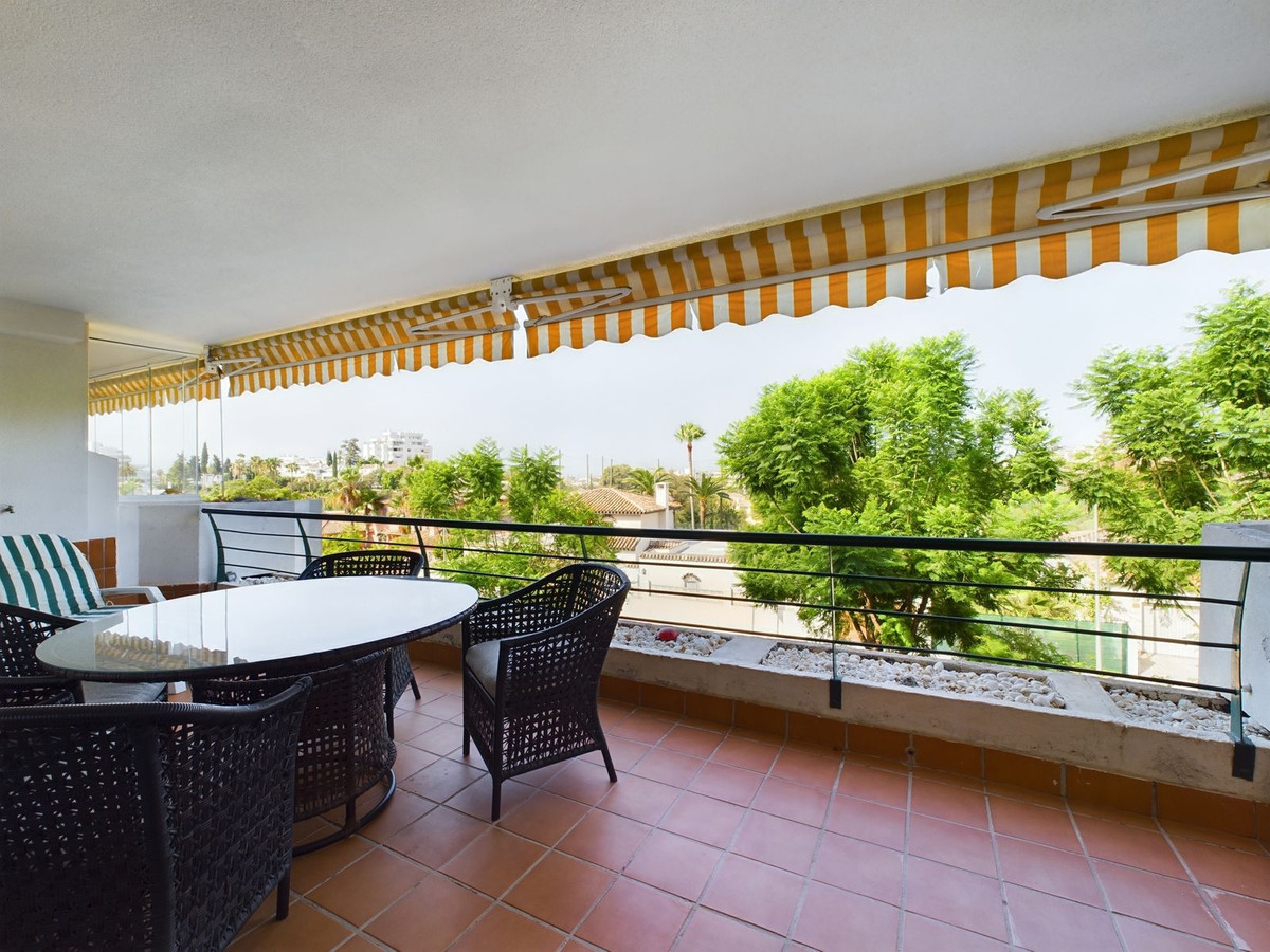 https://cdn.resales-online.com/public/jke8v5rm25/properties/63bba7c52f9411eea7b50217bc231ef4/w1200/1-7980e48d732b6fc85c14b43b94d2aa54.jpg?v=1690812280