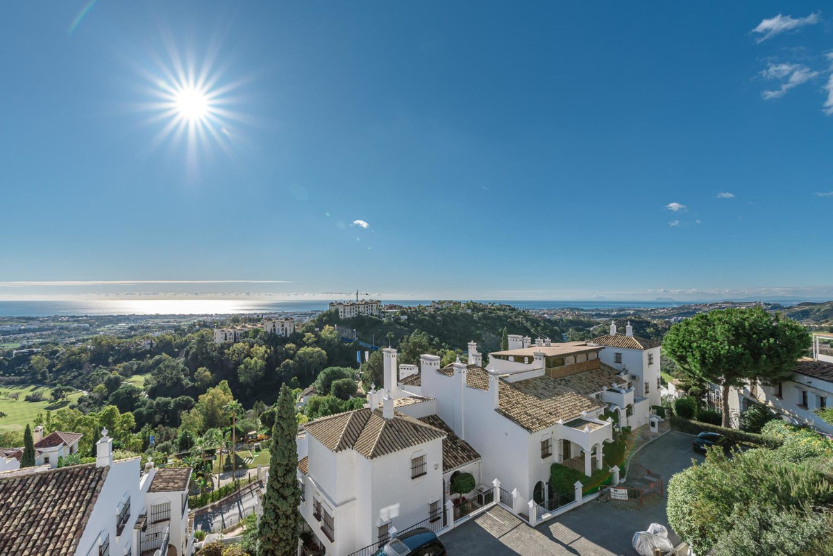 https://cdn.resales-online.com/public/1aj4phdcqs/properties/68dfe3ff2aad11eea7b50217bc231ef4/w1200/1-7980e48d732b6fc85c14b43b94d2aa54.jpg?v=1690267077
