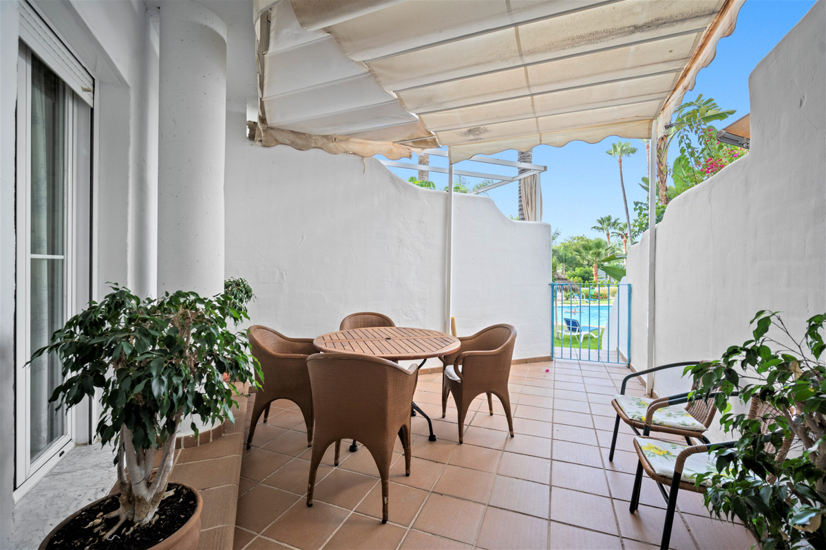 https://cdn.resales-online.com/public/y2bix7xo8m/properties/b4cd5e0722e211eea7b50217bc231ef4/w1200/1-7980e48d732b6fc85c14b43b94d2aa54.jpg?v=1690533607