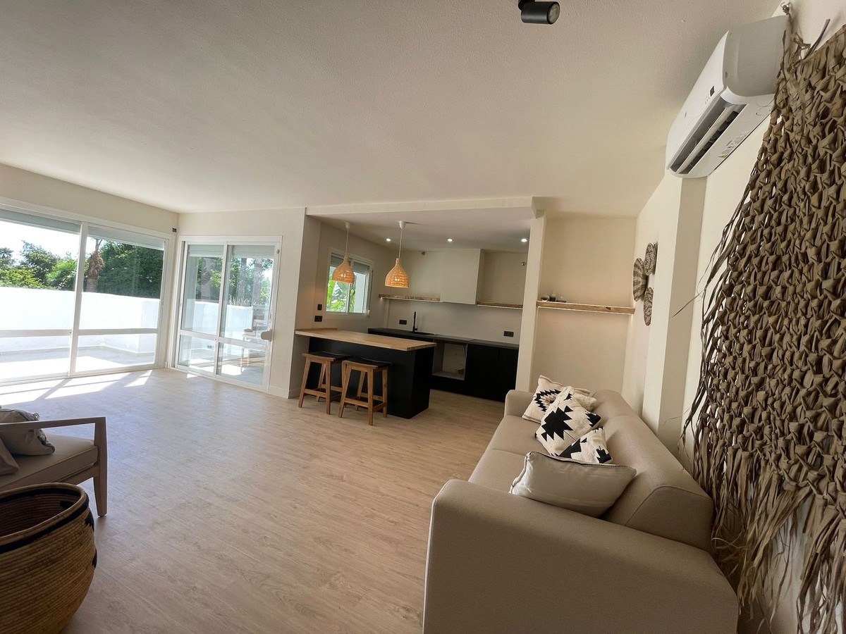 https://cdn.resales-online.com/public/99zq0ox8u7/properties/0c7b414431d011eea7b50217bc231ef4/w1200/1-7980e48d732b6fc85c14b43b94d2aa54.jpg?v=1691054279