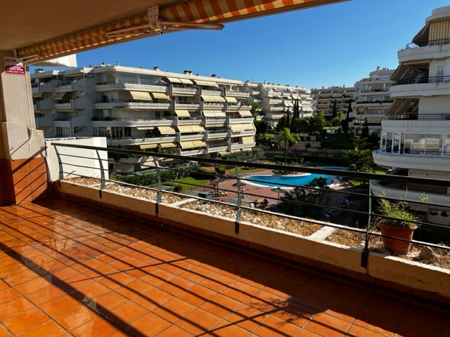 https://cdn.resales-online.com/public/bahqenevj2/properties/aaed361231bb11eea7b50217bc231ef4/w1200/1-7980e48d732b6fc85c14b43b94d2aa54.jpg?v=1691042859