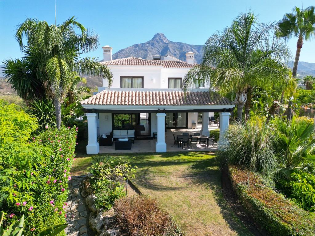 https://cdn.resales-online.com/public/y2bix7xo8m/properties/c1b7be3e35be11eea7b50217bc231ef4/w1200/1-7980e48d732b6fc85c14b43b94d2aa54.jpg?v=1691483990