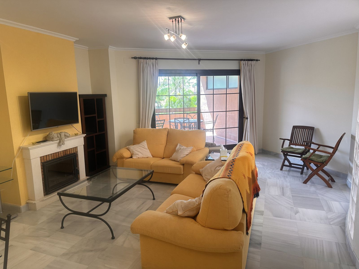 https://cdn.resales-online.com/public/5em70cvk9j/properties/1f40e2e4351611eea7b50217bc231ef4/w1200/1-7980e48d732b6fc85c14b43b94d2aa54.jpg?v=1691411989