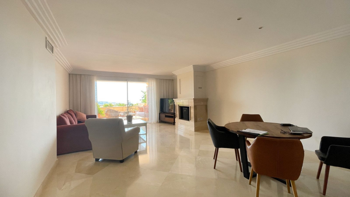https://cdn.resales-online.com/public/cgpwbkb3l1/properties/b0ec2e4c3ceb11eea7b50217bc231ef4/w1200/1-7980e48d732b6fc85c14b43b94d2aa54.jpg?v=1692276167