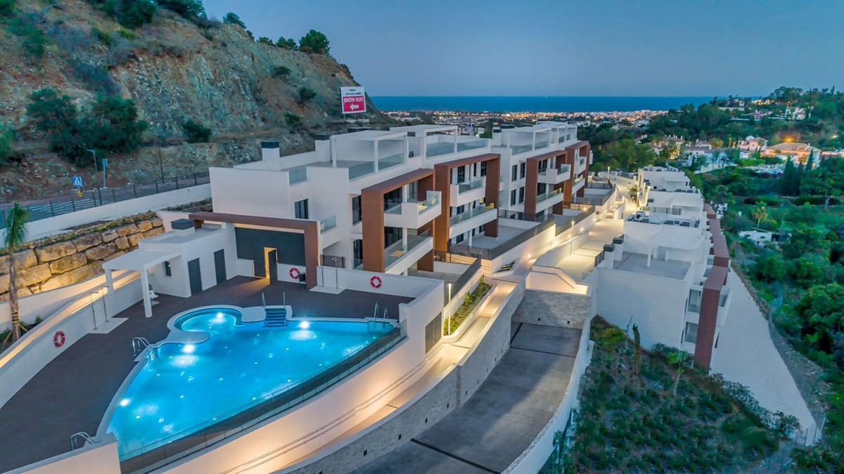 https://cdn.resales-online.com/public/mp8zxt75jy/properties/4da0890b440811eea6080217bc231ef4/w1200/1-7980e48d732b6fc85c14b43b94d2aa54.jpg?v=1693055909