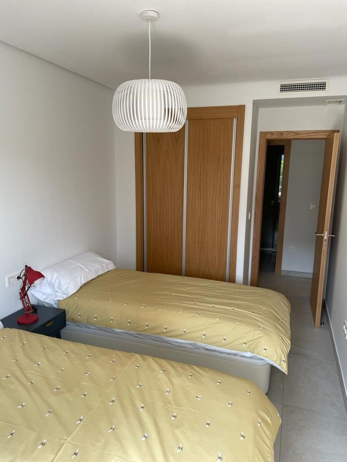 https://cdn.resales-online.com/public/mp8zxt75jy/properties/4da0890b440811eea6080217bc231ef4/w1200/13-5fd73dea700db77384c091ca9818b1a9.jpg?v=1693055909