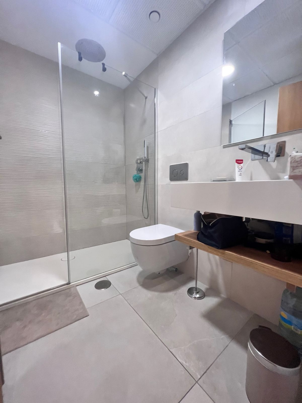https://cdn.resales-online.com/public/mp8zxt75jy/properties/4da0890b440811eea6080217bc231ef4/w1200/14-d70dc3102c00d7be0e872dfe1c1f86d7.jpg?v=1693055909