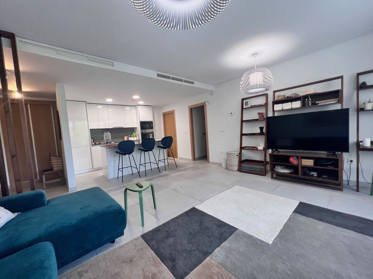 https://cdn.resales-online.com/public/mp8zxt75jy/properties/4da0890b440811eea6080217bc231ef4/w1200/4-c23c0f86247804fa50226aecd8b0b2c8.jpg?v=1693055909