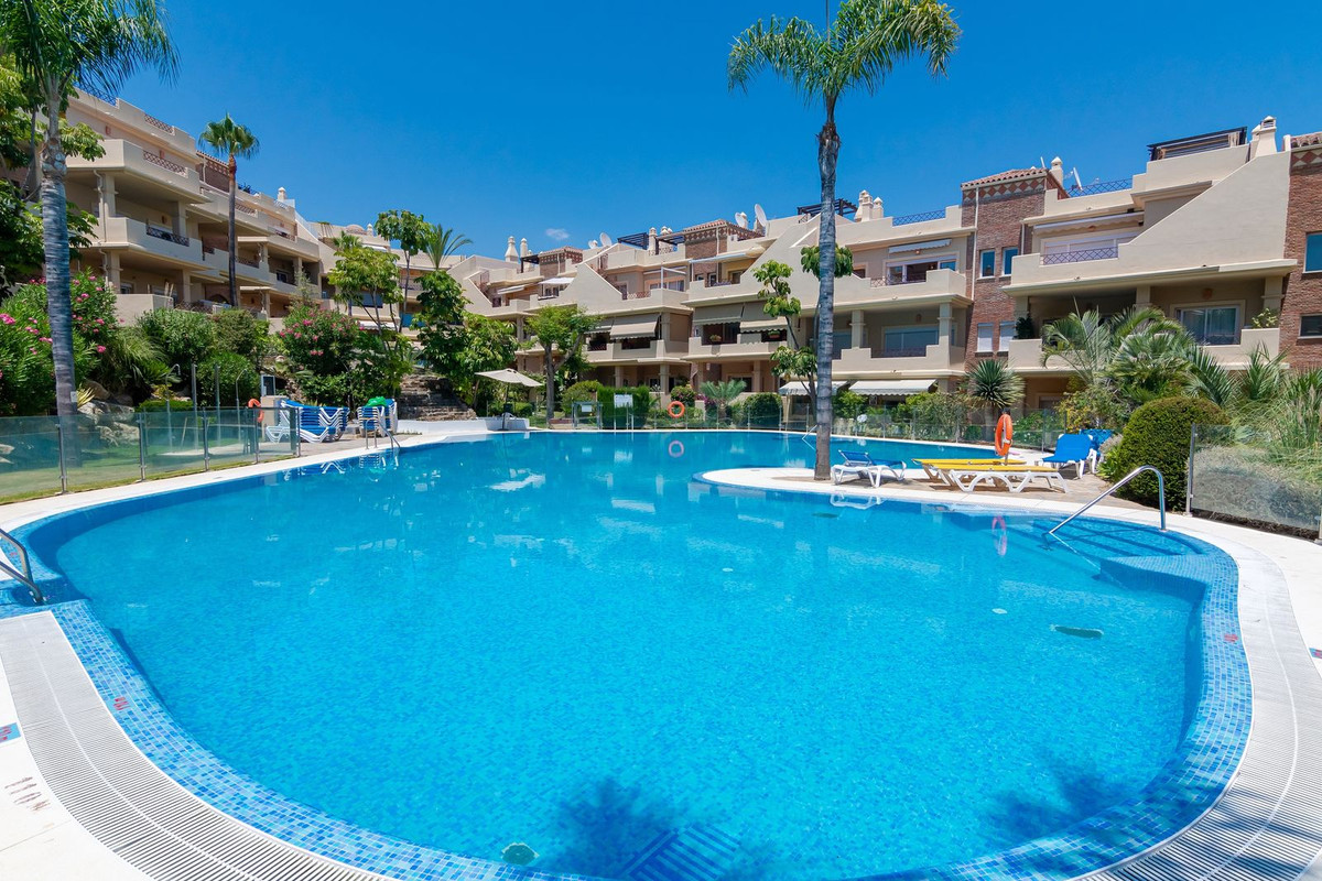 https://cdn.resales-online.com/public/dfxpnjwu0p/properties/207fa8714cb111eea6080217bc231ef4/w1200/1-7980e48d732b6fc85c14b43b94d2aa54.jpg?v=1694009316