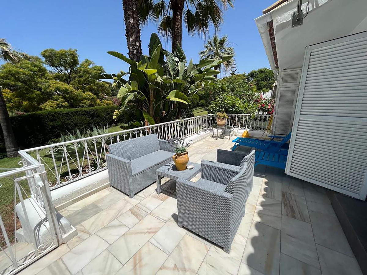 https://cdn.resales-online.com/public/8vwaux86t3/properties/4191ed514c9a11eea6080217bc231ef4/w1200/1-7980e48d732b6fc85c14b43b94d2aa54.jpg?v=1693998313