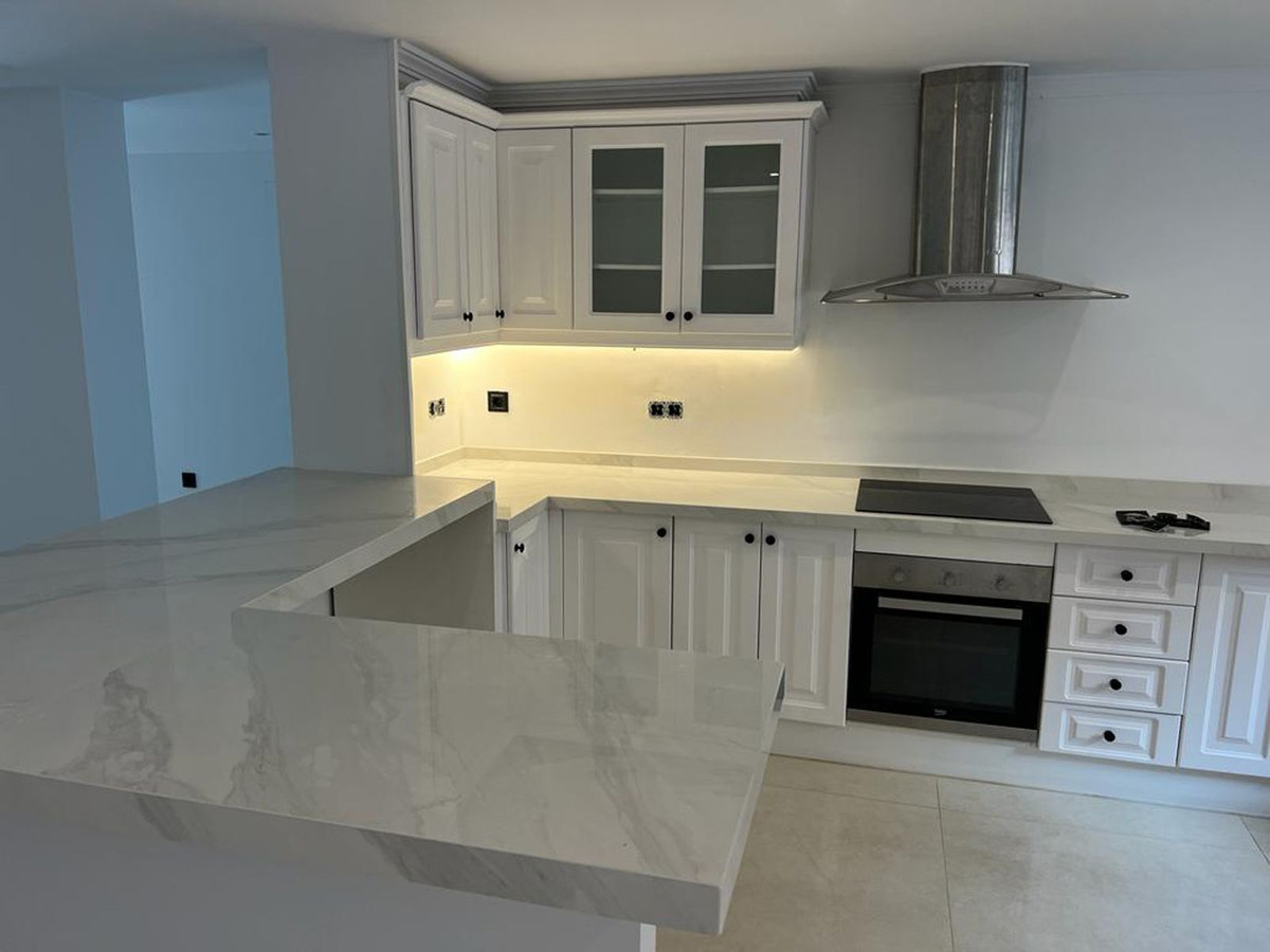 https://cdn.resales-online.com/public/5lseii8eig/properties/3d216eca4cd811eea6080217bc231ef4/w1200/1-7980e48d732b6fc85c14b43b94d2aa54.jpg?v=1694079712
