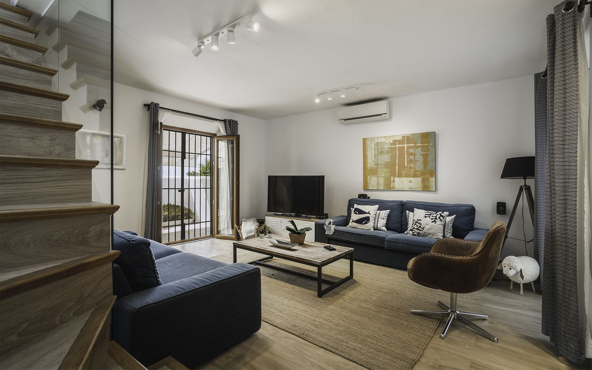 https://cdn.resales-online.com/public/z3cjx8yp8n/properties/08c80cf5b11311ed84bd0217bc231ef4/w1200/1-7980e48d732b6fc85c14b43b94d2aa54.jpg?v=1676899122