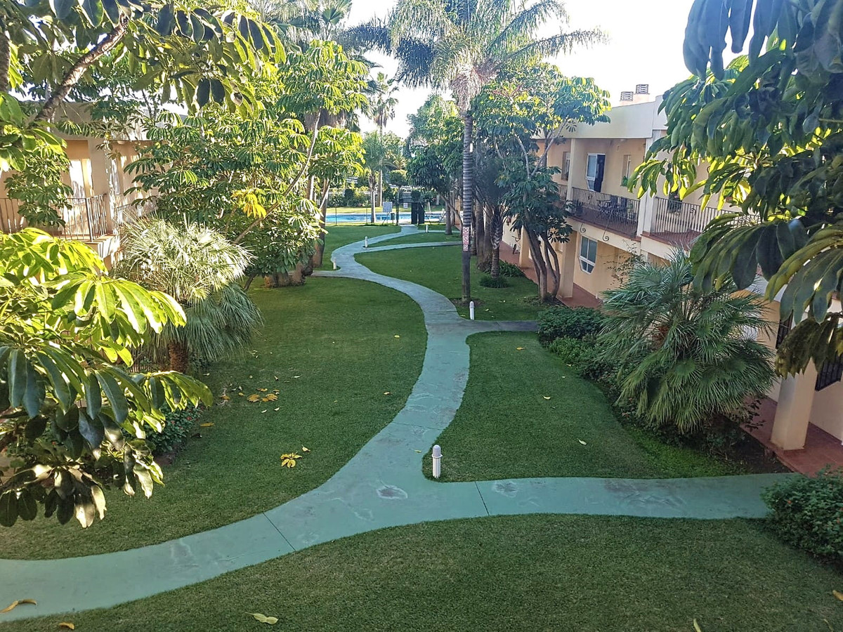 https://cdn.resales-online.com/public/2clagkpr0e/properties/f98513ff4ed611eea6080217bc231ef4/w1200/1-7980e48d732b6fc85c14b43b94d2aa54.jpg?v=1694243171