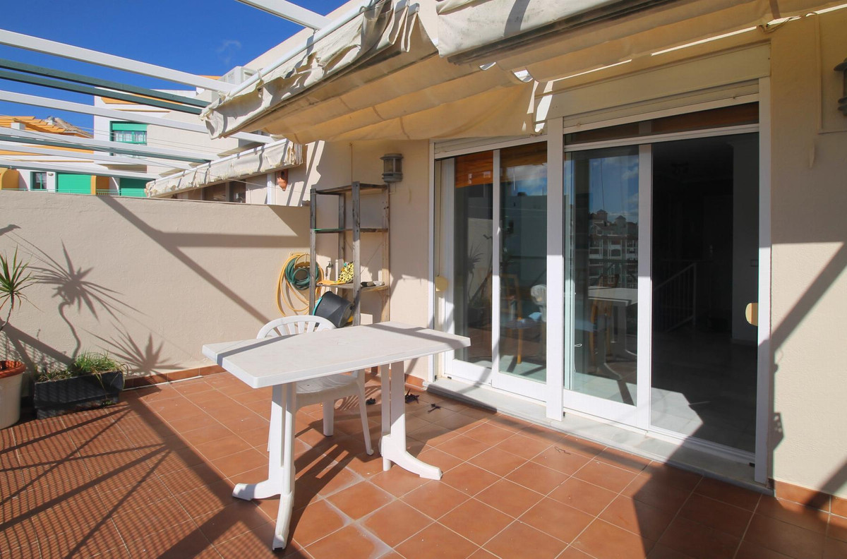 https://cdn.resales-online.com/public/6eeprtn6fa/properties/dd0589064cb611eea6080217bc231ef4/w1200/1-7980e48d732b6fc85c14b43b94d2aa54.jpg?v=1694009477