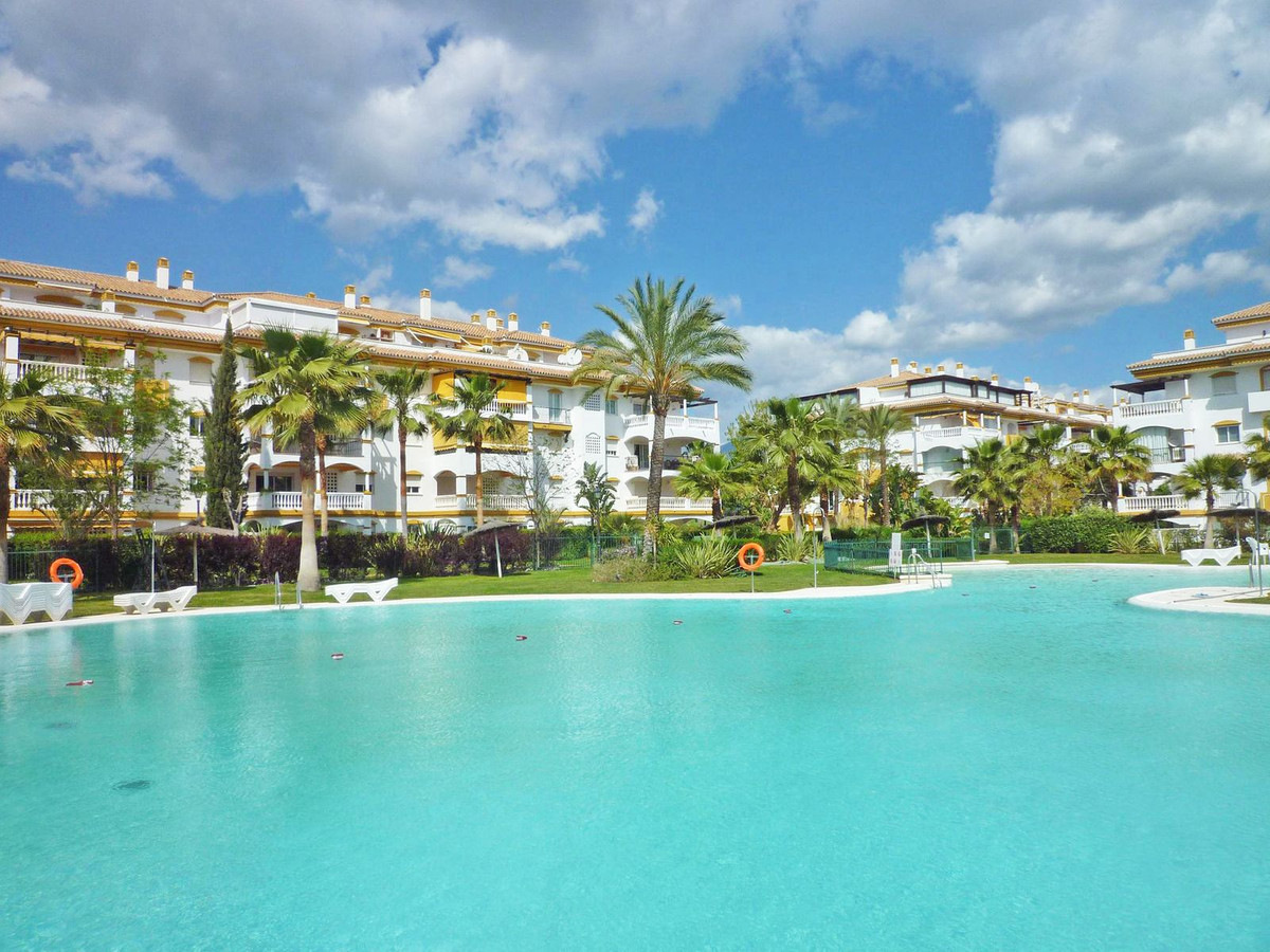 https://cdn.resales-online.com/public/r5919d4g32/properties/0e97f92953a611eea6080217bc231ef4/w1200/1-7980e48d732b6fc85c14b43b94d2aa54.jpg?v=1694773353