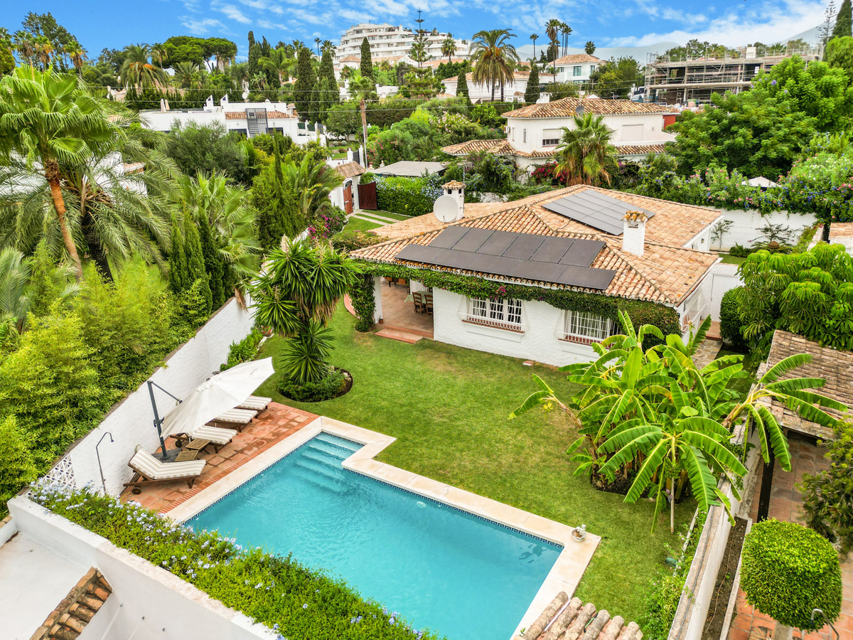 https://cdn.resales-online.com/public/y2bix7xo8m/properties/e790802656af11eea6080217bc231ef4/w1200/1-7980e48d732b6fc85c14b43b94d2aa54.jpg?v=1695105999