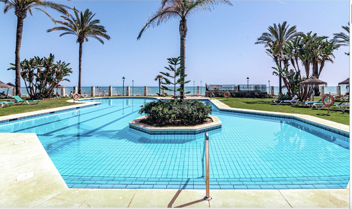https://cdn.resales-online.com/public/36nfd0ljze/properties/820e3cfd4ccf11eea6080217bc231ef4/w1200/1-7980e48d732b6fc85c14b43b94d2aa54.jpg?v=1694899304