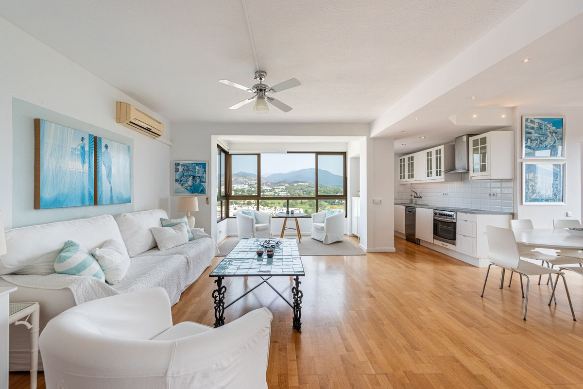 https://cdn.resales-online.com/public/6ki077c9c0/properties/f92ed9b01fc111eea7b50217bc231ef4/w1200/1-7980e48d732b6fc85c14b43b94d2aa54.jpg?v=1689068838