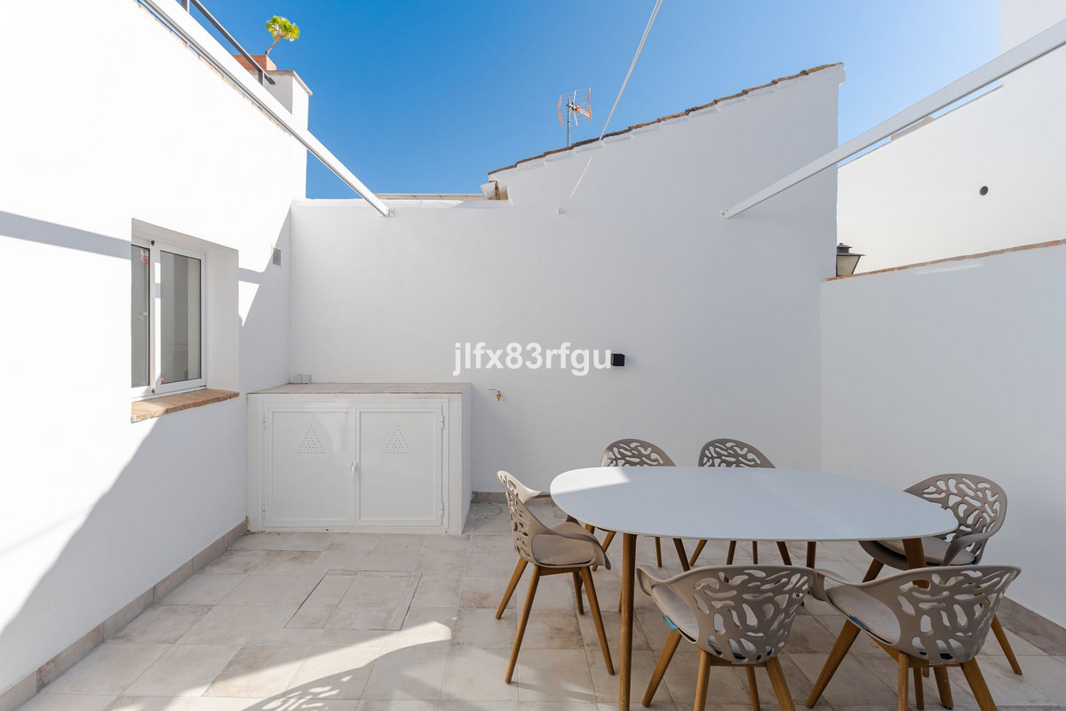 https://cdn.resales-online.com/public/jlfx83rfgu/properties/4ef9c8c059fa11eea6080217bc231ef4/w1200/1-7980e48d732b6fc85c14b43b94d2aa54.jpg?v=1695469307