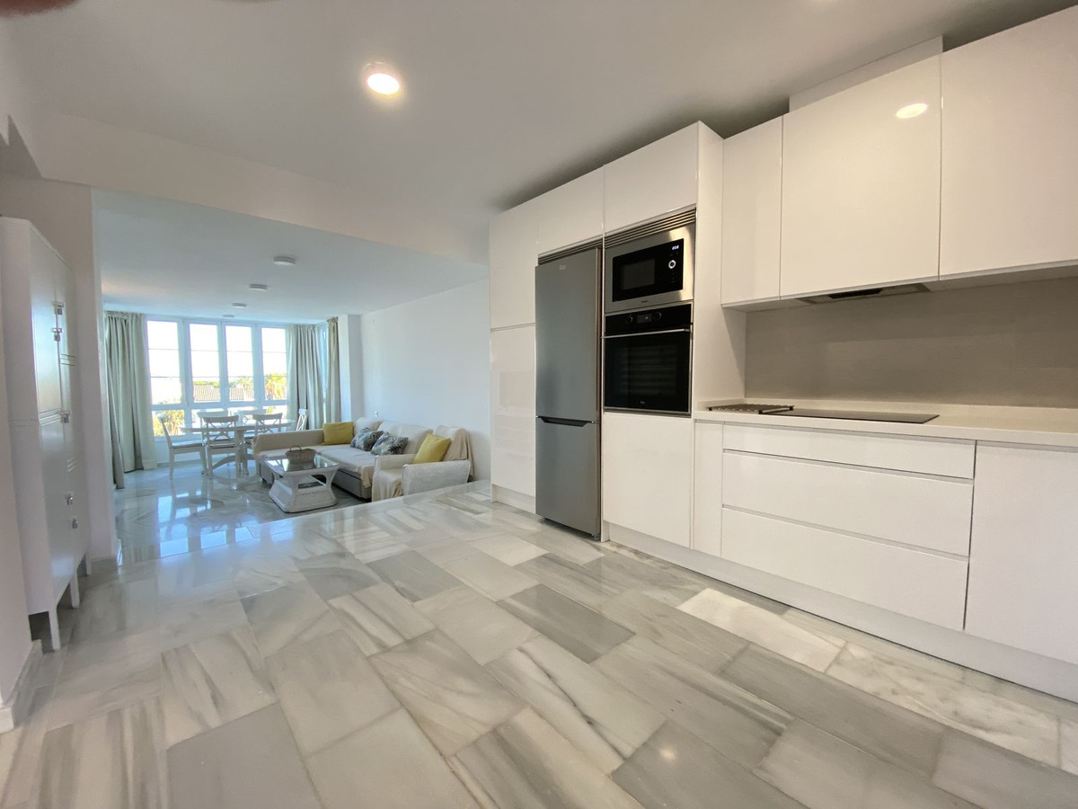 https://cdn.resales-online.com/public/3gccpne2s8/properties/1de0e4eb556111ed98460217bc231ef4/w1200/1-7980e48d732b6fc85c14b43b94d2aa54.jpg?v=1666814977