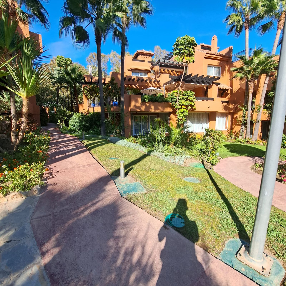 https://cdn.resales-online.com/public/98yp9nw7t6/properties/5e5e4026610611eea6080217bc231ef4/w1200/1-7980e48d732b6fc85c14b43b94d2aa54.jpg?v=1696243399
