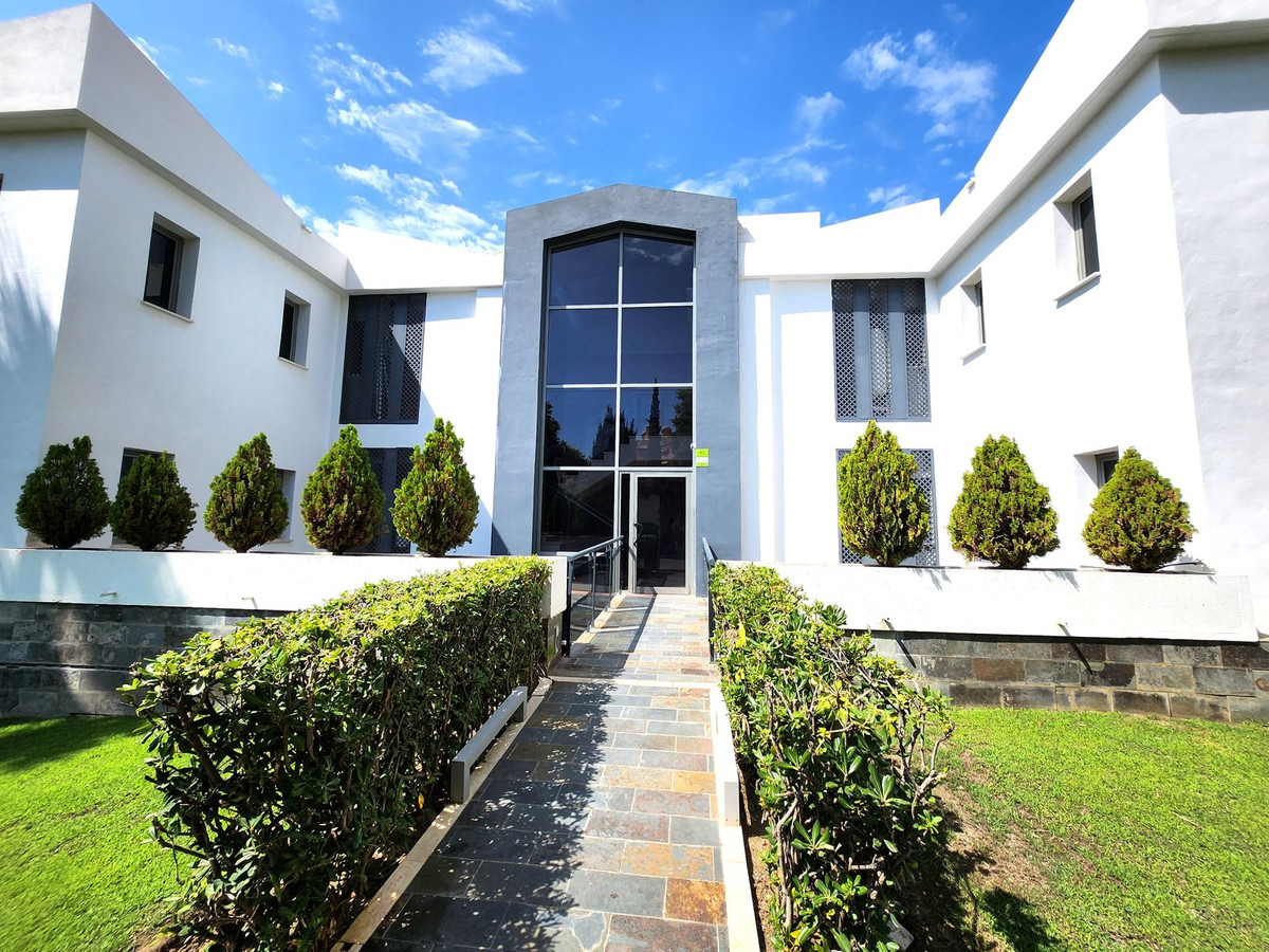 https://cdn.resales-online.com/public/asb71hmq0g/properties/2aa0120a477711eea6080217bc231ef4/w1200/1-7980e48d732b6fc85c14b43b94d2aa54.jpg?v=1694272039