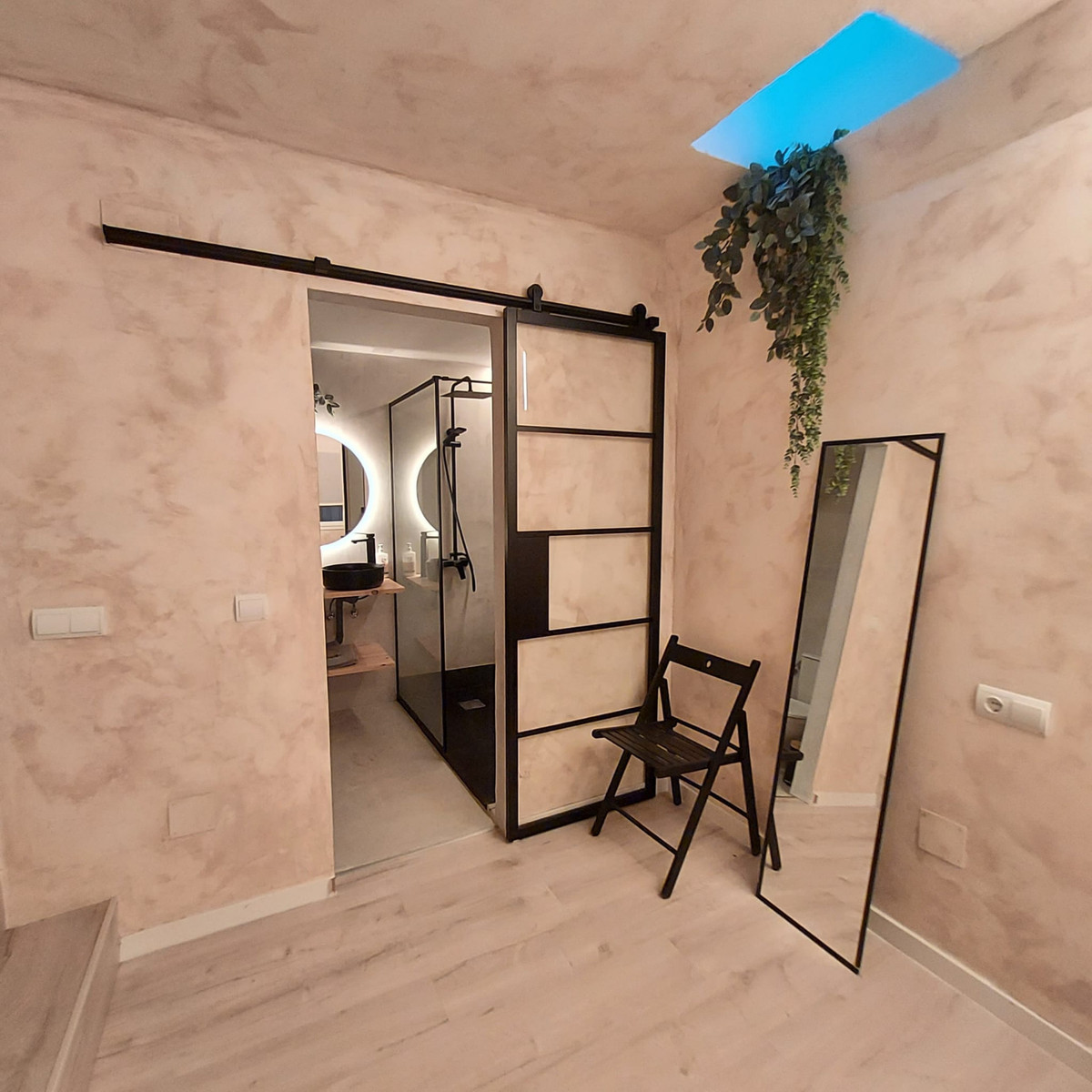 https://cdn.resales-online.com/public/uls95pqdru/properties/197472bc5f5a11eea6080217bc231ef4/w1200/1-7980e48d732b6fc85c14b43b94d2aa54.jpg?v=1697009129