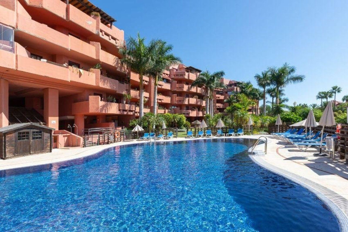 https://cdn.resales-online.com/public/6pcoehzhpl/properties/d82734196ac111eea6080217bc231ef4/w1200/1-7980e48d732b6fc85c14b43b94d2aa54.jpg?v=1698318893