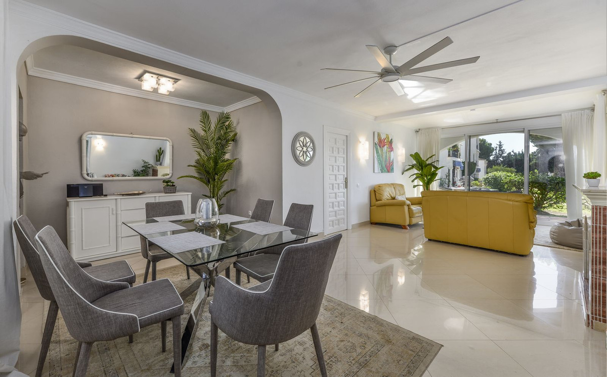https://cdn.resales-online.com/public/mj02ds57jc/properties/ac826cc8731a11ee8fbe0217bc231ef4/w1200/1-7980e48d732b6fc85c14b43b94d2aa54.jpg?v=1698668107