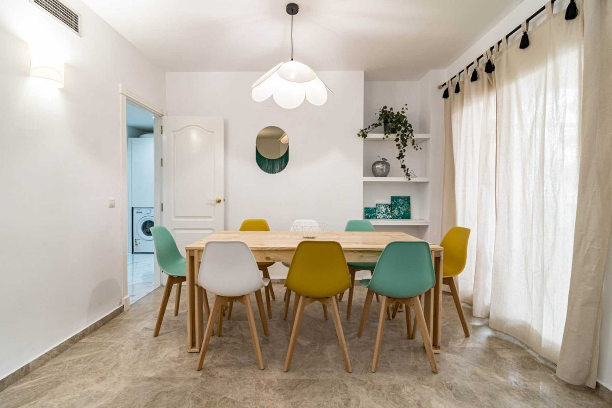 https://cdn.resales-online.com/public/b30pm78u9c/properties/edb57859731411ee8fbe0217bc231ef4/w1200/1-7980e48d732b6fc85c14b43b94d2aa54.jpg?v=1698919720