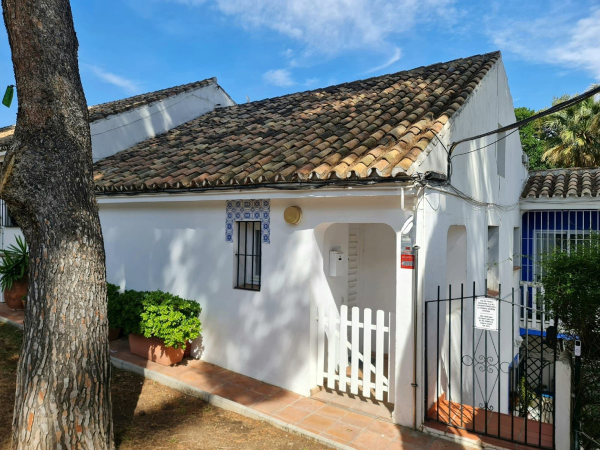 https://cdn.resales-online.com/public/yqwc0tvhvz/properties/3cc2e51279c611ee8fbe0217bc231ef4/w1200/1-7980e48d732b6fc85c14b43b94d2aa54.jpg?v=1698964756