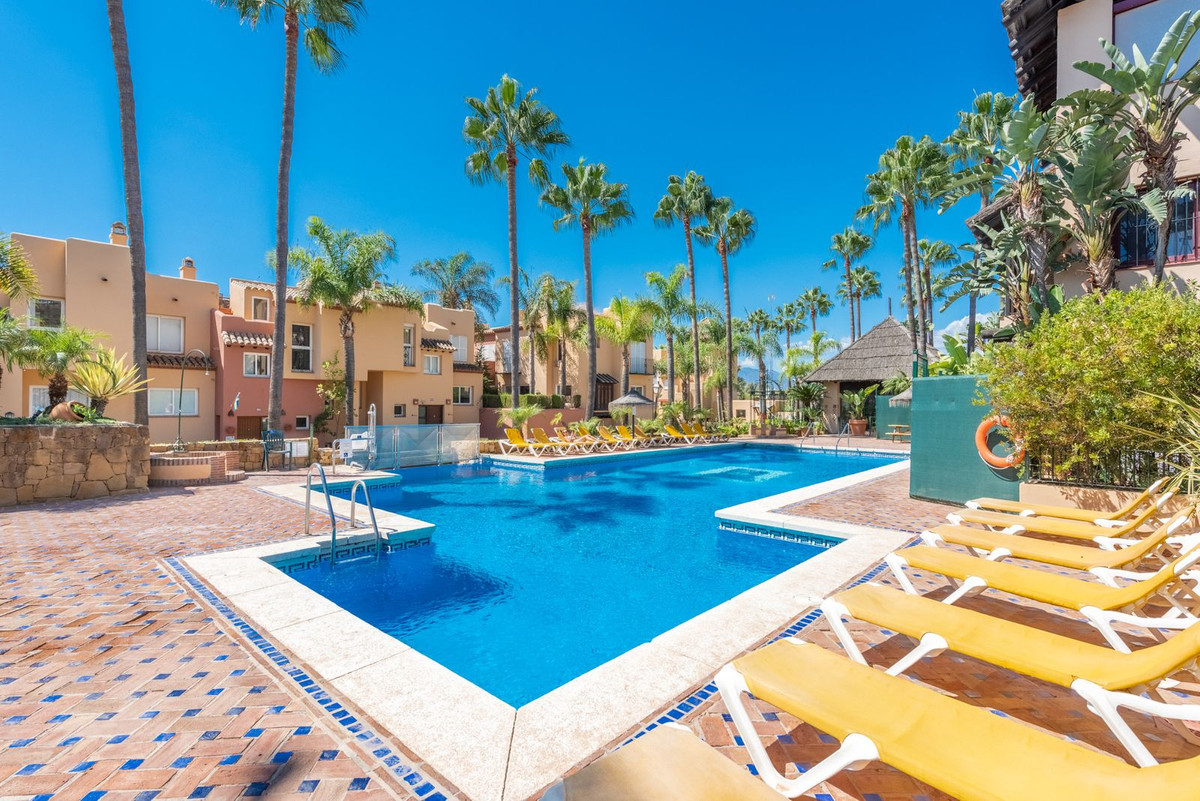 https://cdn.resales-online.com/public/g0fcfa5t1d/properties/9fac055852b711eea6080217bc231ef4/w1200/1-7980e48d732b6fc85c14b43b94d2aa54.jpg?v=1694669902