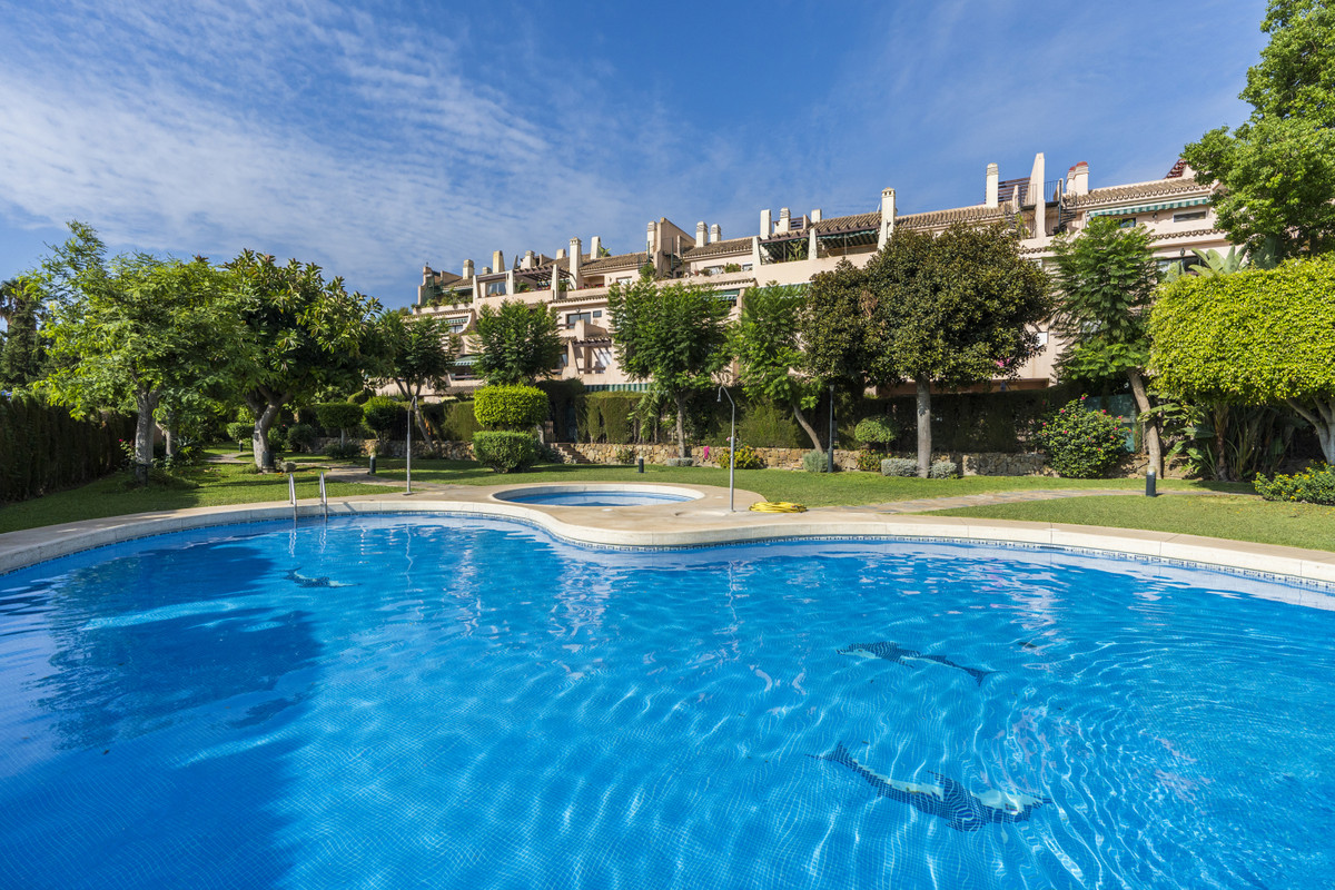 https://cdn.resales-online.com/public/c1vmnhgt2j/properties/838332baf21d11eca97d0217bc231ef4/w1200/1-7980e48d732b6fc85c14b43b94d2aa54.jpg?v=1655901456